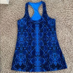 Lululemon exercise top